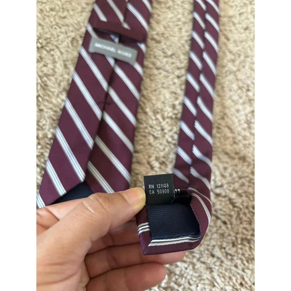 Michael Kors burgundy white tie - Picture 7 of 7